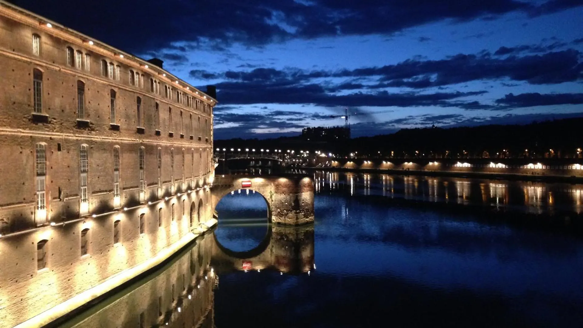 Le Petit Robert - Centre - Calme Apartment Toulouse France