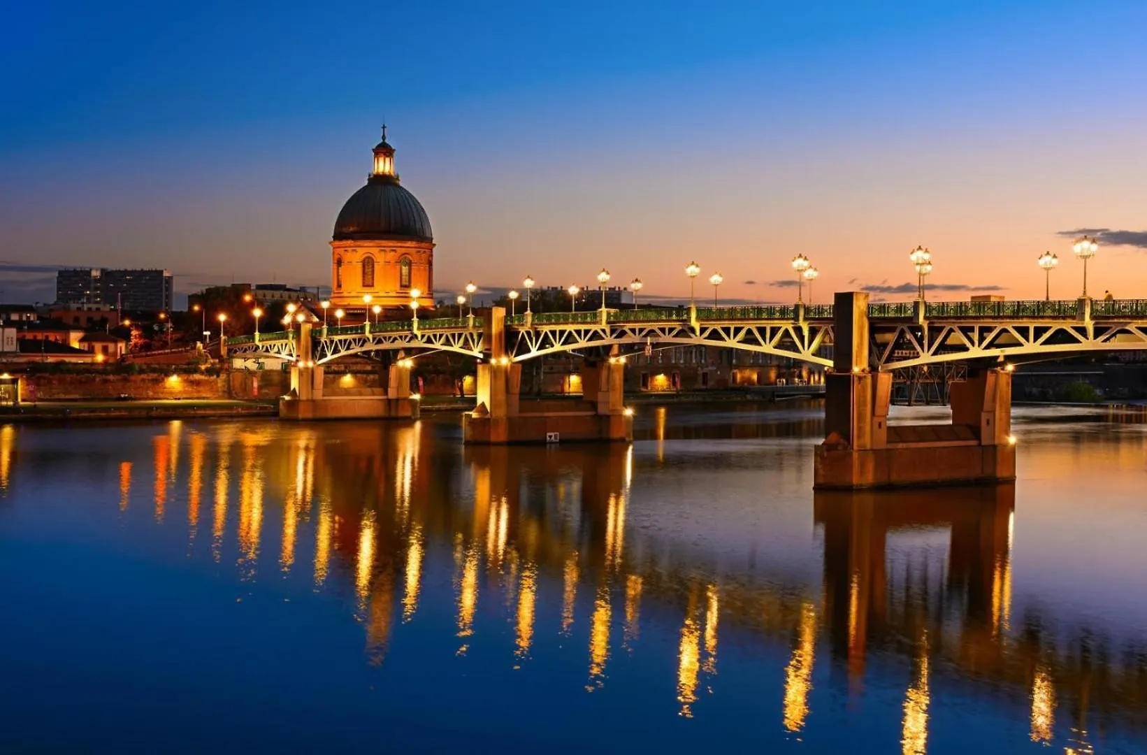 Le Petit Robert - Centre - Calme Apartment Toulouse